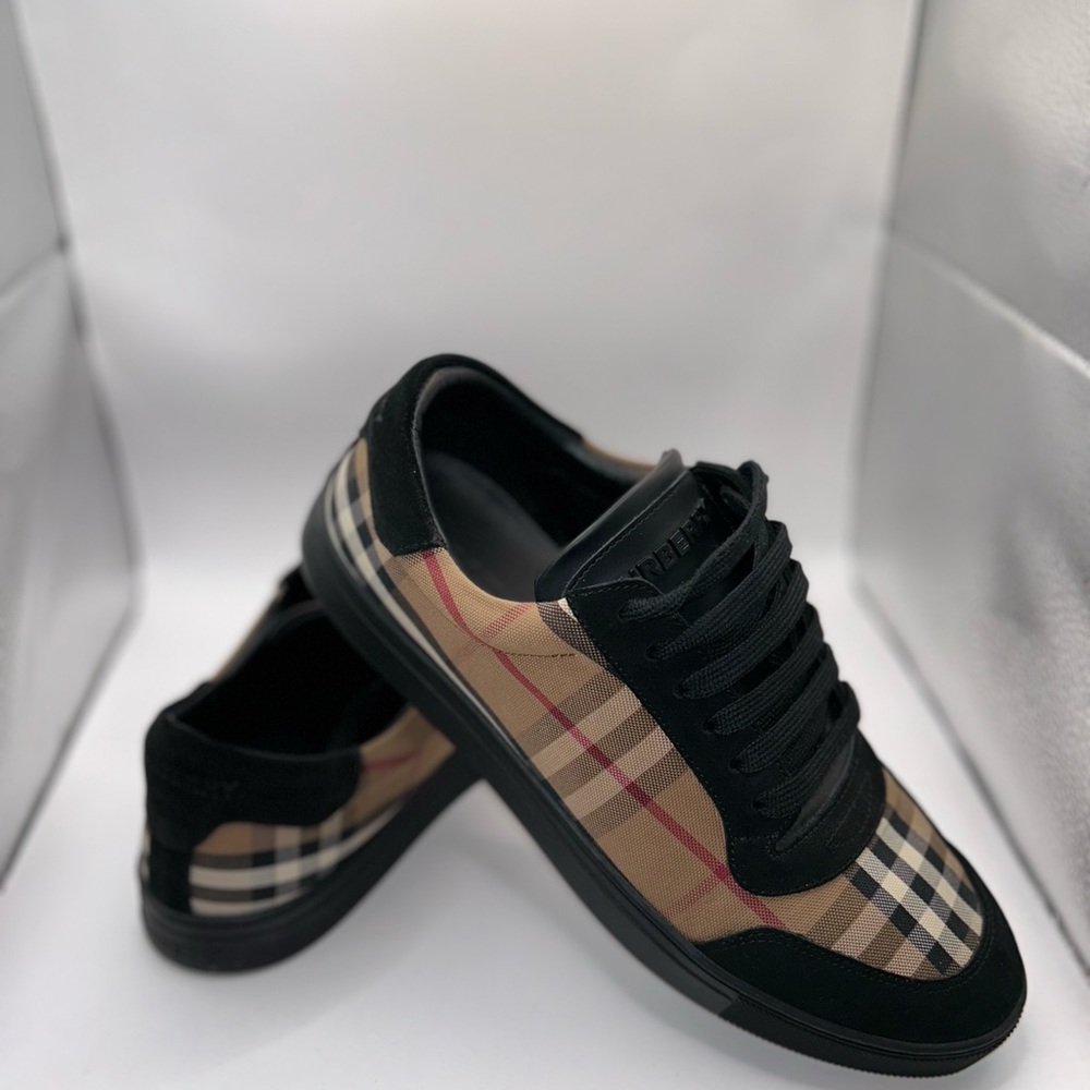 Burberry, size 8 (fits like 8.5)